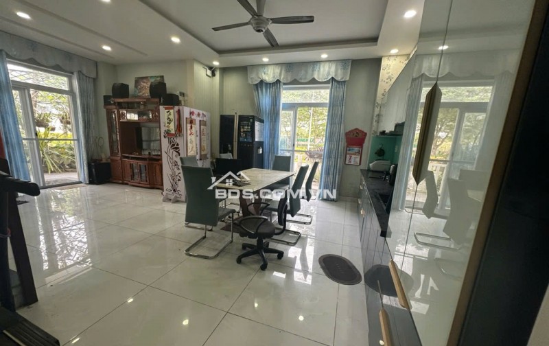 BÁN BIỆT THỰ GÓC 2 MẶT TIỀN VIEW CÔNG VIÊN - HỒ BƠI DỰ ÁN LOVERA PARK KHANG ĐIỀN BÌNH CHÁNH (VIEW ĐẸP)